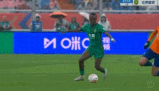 克雷桑任意球制导，马德鲁加头球破门，泰山1-0铜梁龙