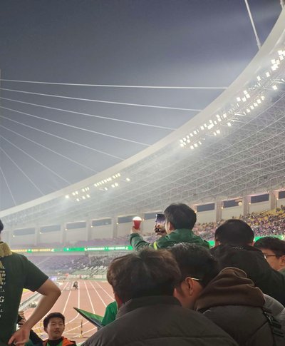 十人海港遭误判终场前两球被吹西海岸0-0逼平