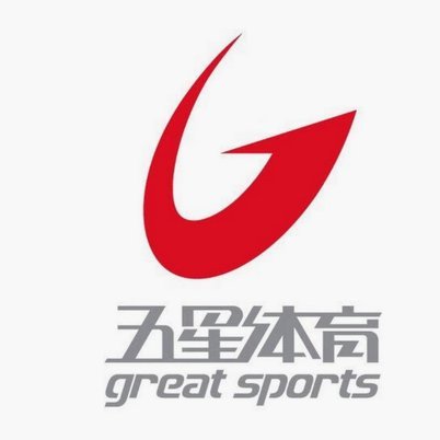 五星体育：劳尔夫妇在源深体育场现场观看了女儿比赛