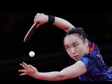 五星体育：劳尔夫妇在源深体育场现场观看了女儿比赛
