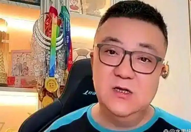 孙臣曦爸爸不用和他们多说的，董粉叫不醒的