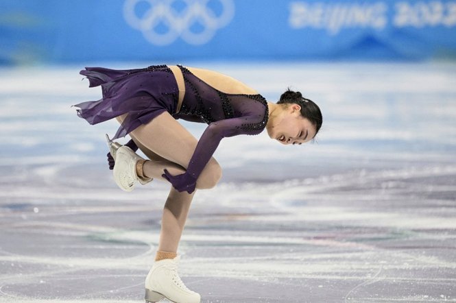 伯纳乌拉横幅抗议：这不是足球，是特瓦斯和内格雷拉